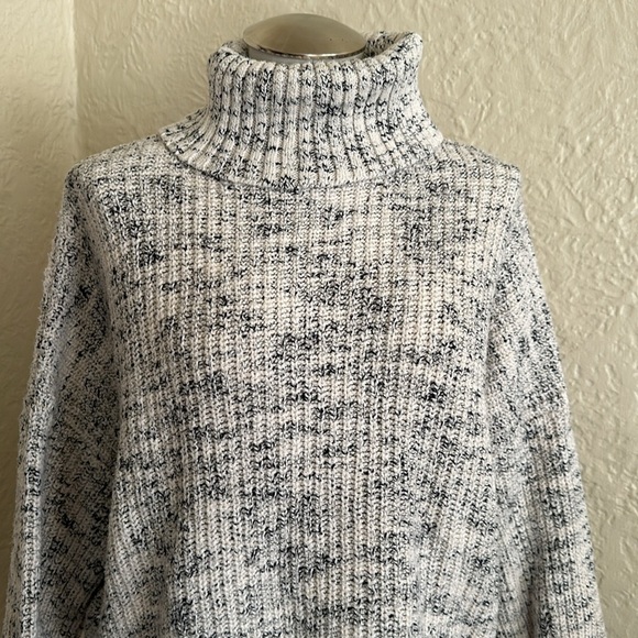 Aerie Offline Chillside Oversized Marl White Light Blue Black Turtleneck Sweater - Picture 6 of 11